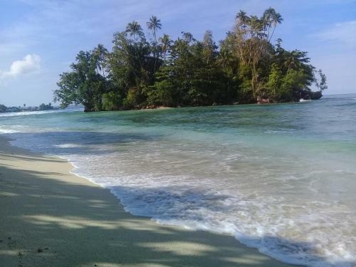 Posada Nusa Nalan Beach Resort