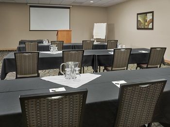 Hotel Bonnyville Neighbourhood Inn
