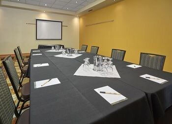 Hotel Bonnyville Neighbourhood Inn