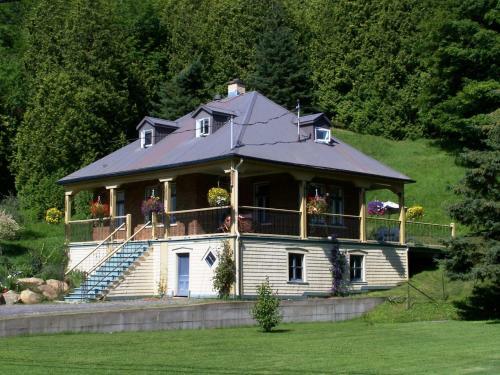 Petite Maison Dans La Prairie