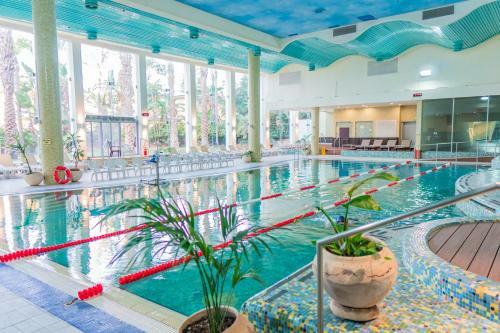 Hotel Ramada Resort Hadera Beach