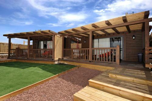 Lodge Noam Suites