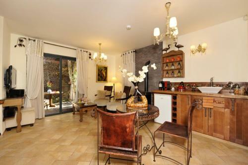 Lodge Nichochot Provence