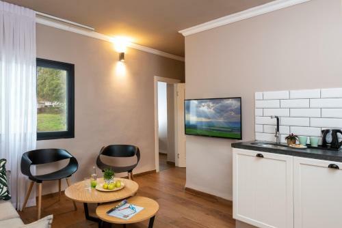 Erettz Dafna Travel Hotel