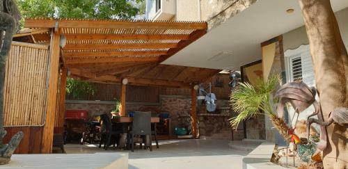 Hostal Shefer Guesthouse