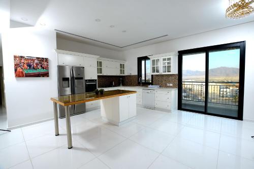 Open Sky Luxury Apartment