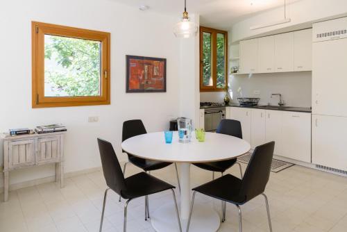 Apartamento Neve Tzedek Cute Penthouse With Parking