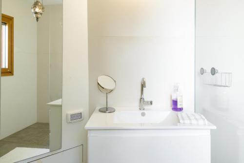 Apartamento Neve Tzedek Cute Penthouse With Parking