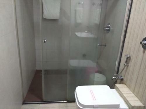 Hotel Jk Rooms 121 Shaheen Int.-nr. Mahindra Co.-midc