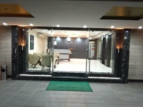 Hotel Jk Rooms 121 Shaheen Int.-nr. Mahindra Co.-midc