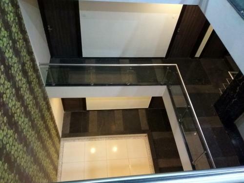 Hotel Jk Rooms 121 Shaheen Int.-nr. Mahindra Co.-midc
