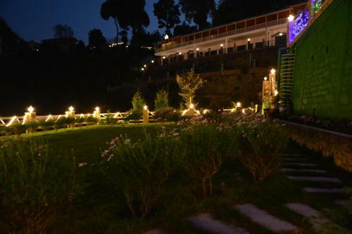 The Golden Peak, Hotel