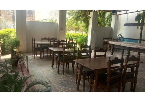 Hotel Moon Dance Garden & Restaurant