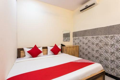 Hotel Oyo 27755 Samrat