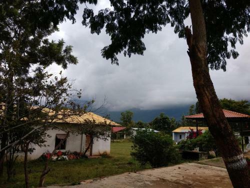 Hotel Singaras Coffee Country