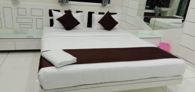 Hotel Easystayy 3