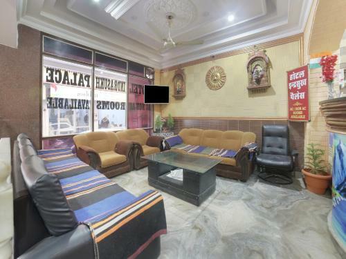 Hotel Oyo 25103 Indra Sukh Palace