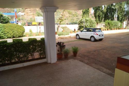 Hotel Badami Court