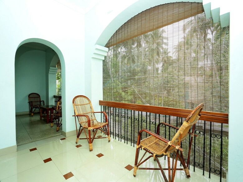 Hotel Oyo 6216 Royz Destinations