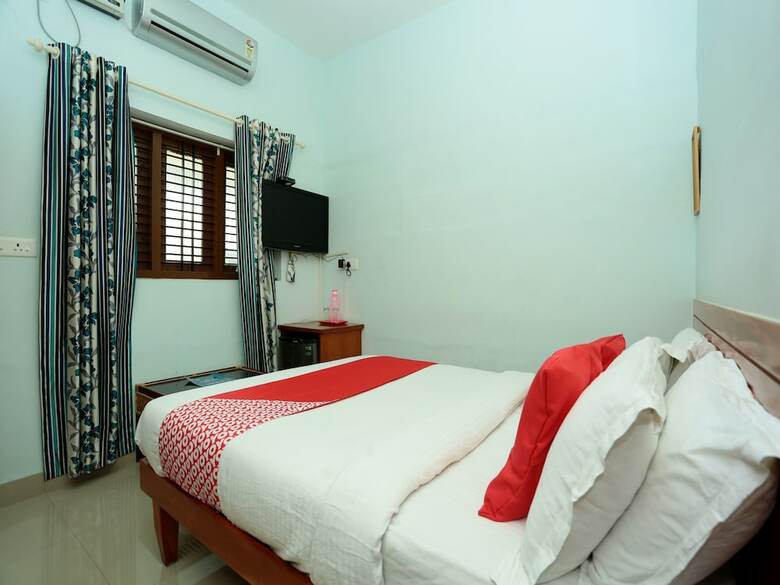 Hotel Oyo 6216 Royz Destinations