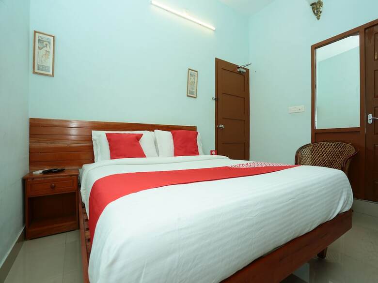 Hotel Oyo 6216 Royz Destinations