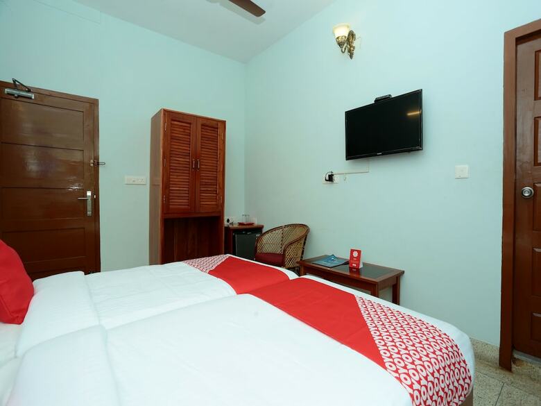 Hotel Oyo 6216 Royz Destinations
