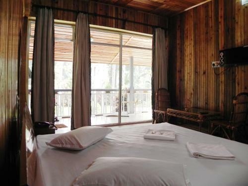 Hotel Aranya Resorts