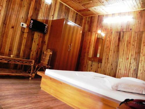 Hotel Aranya Resorts