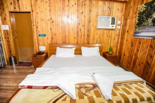 Hotel Aranya Resorts