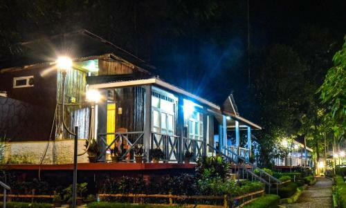 Hotel Aranya Resorts