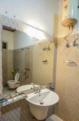 Hotel Aranya Resorts