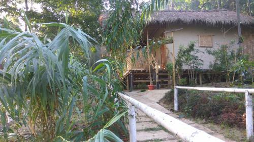 Bed & Breakfast Pobitora Eco Camp
