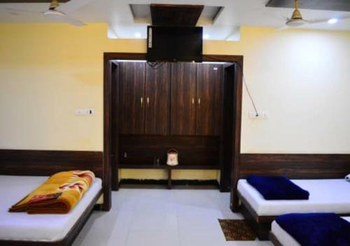 Hotel Keshar Laxmi (Near Mahakal Temple), Ujjain
