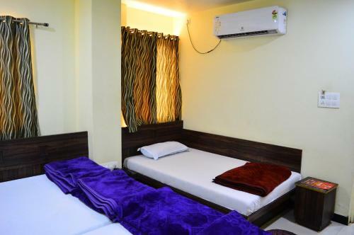 Hotel Keshar Laxmi (Near Mahakal Temple), Ujjain