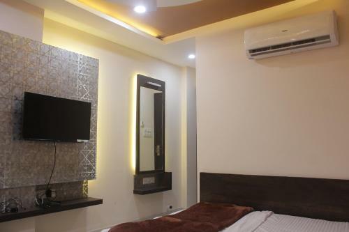 Hotel Shree Mahakal Sharnam
