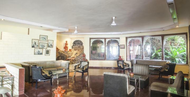 Hotel Jaisamand Island Resort