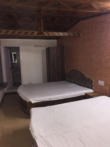 Hostal Deluxe Stay At Mall Road (200m From Church)