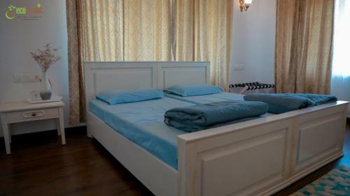 Bed & Breakfast Pembroke Villa - An Ecorganic Farmstay