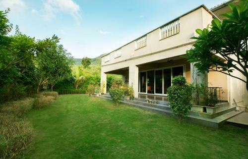 Villa Serene By Vista Rooms