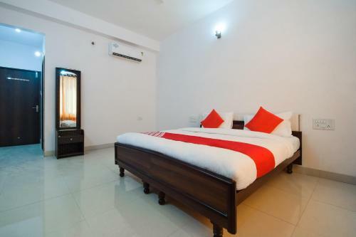 Oyo 27014 Hotel Badam Palace