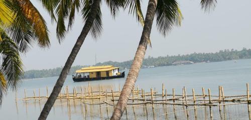Lakeview Beach Homestay