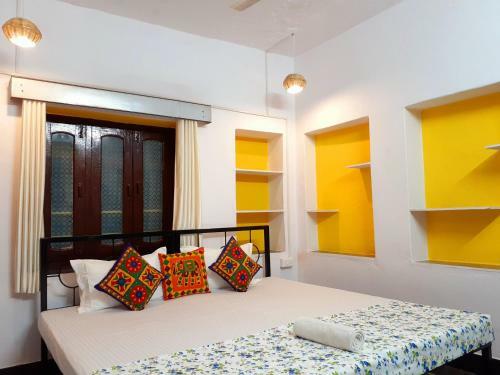 Hostal Advent Guest House