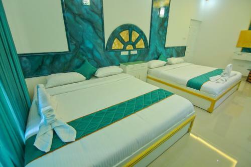 White Gold Palace