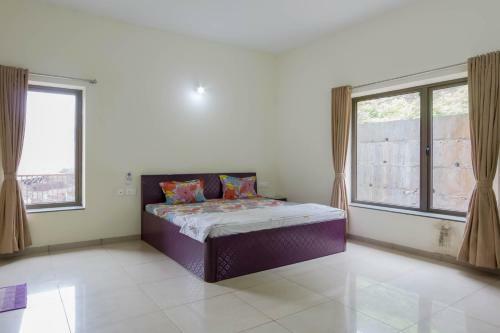 Fully Furnished Lake View Villa