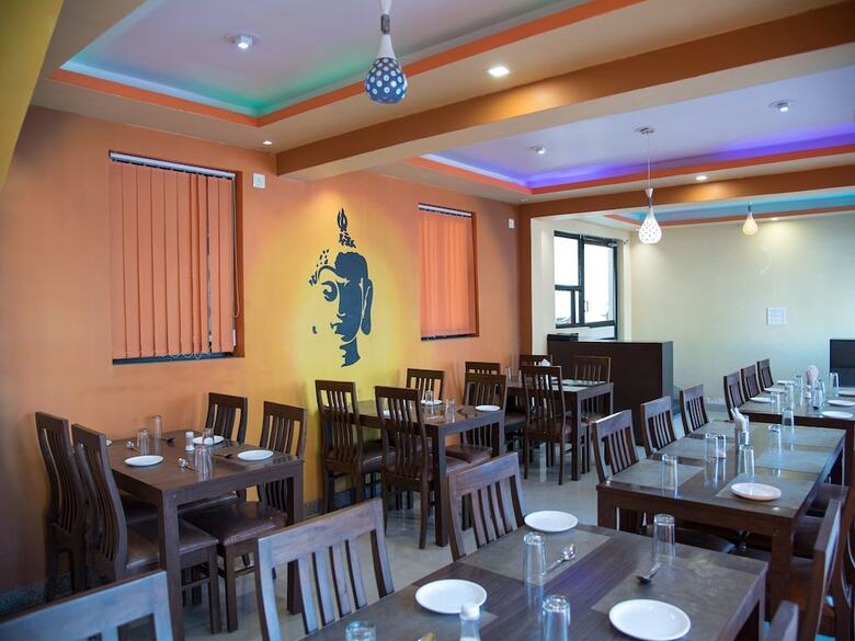 Oyo 9971 Hotel Royal T