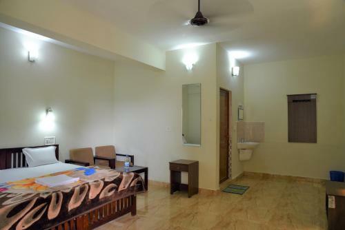 Lodge Purple Munnar