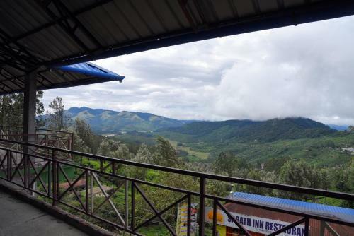 Lodge Purple Munnar