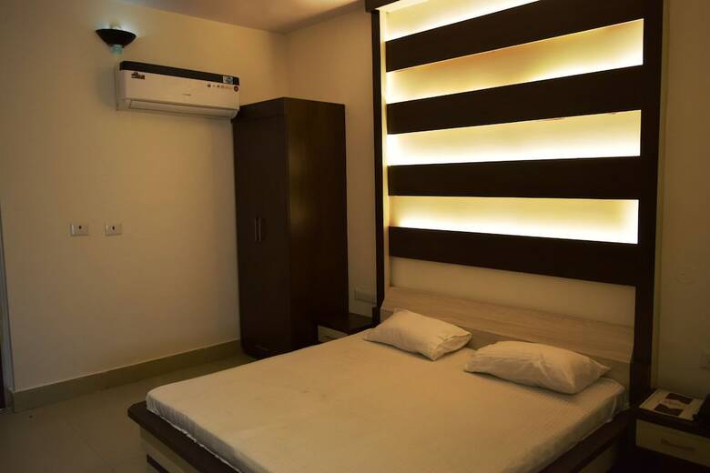 Hotel Ritumbhara Resort