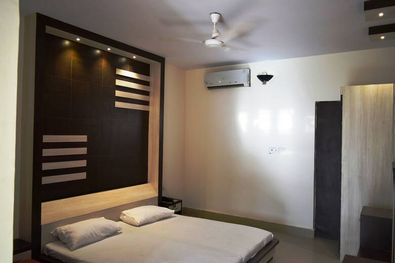Hotel Ritumbhara Resort