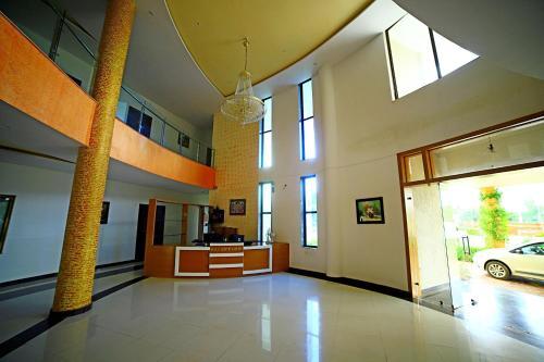 Hotel Dreams Resort Udaipur